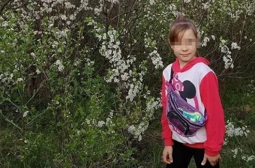 Uşaqlar azyaşlı qızı boğaraq öldürdü: Meyitini çaya atdılar