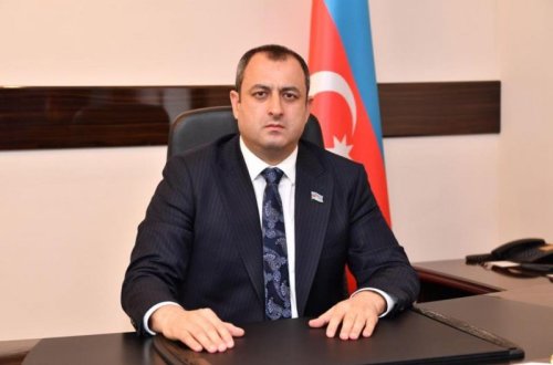 Adil Əliyev: 
