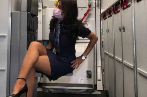 Stüardessa iş zamanı çəkdirdiyi FOTO ilə hər kəsi heyrətləndirdi