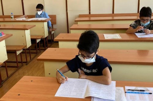 Neçənci sinif şagirdlərinə maska taxmaq məcburi olacaq? - TƏBİB-dən AÇIQLAMA