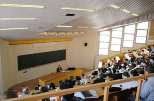 Universitetlər dərslərə onlayn başlayacaq