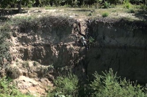 Ağstafada torpaq sürüşməsi ciddi təhlükəyə çevrilib - VİDEO