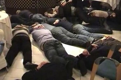 Moskvada Qulinin yas mərasiminə polis BASQIN ETDİ - VİDEO