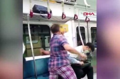 Maska taxmaqdan imtina edən şəxs digər sərnişinlərlə əlbəyaxa davaya çıxdı - VİDEO