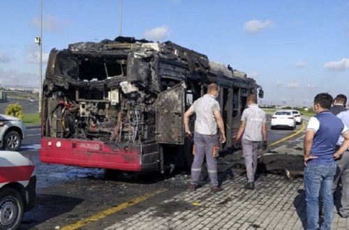 В Баку загорелся пассажирский автобус - ФОТО/ВИДЕО