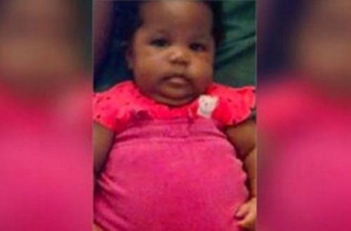 Gənc ana işi olduğu üçün, qardaşı qızından uşağına baxmağı xahiş edir. Bir- neçə dəqiqə sonra onun telefonuna bu foto ğəlir.