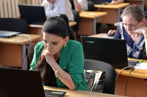 Свыше 3 тысяч учителей математики в Азербайджане сегодня сдают экзамен по приему на работу