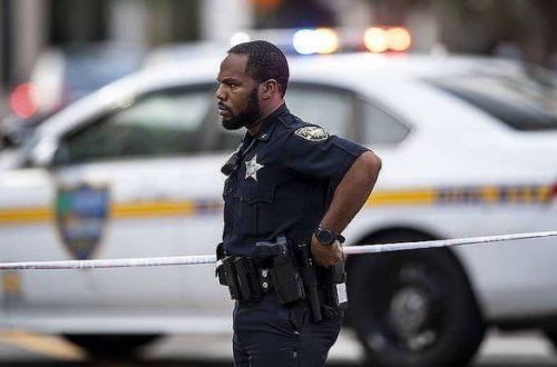 ABŞ-da daha bir afroamerikalı polis tərəfindən güllələndi