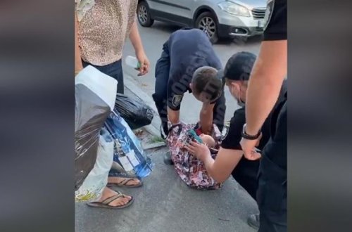 В Киеве задержали женщину, которая несла младенца в закрытой сумке - ВИДЕО
