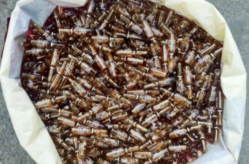 Ölkəyə qanunsuz yolla kosmetik məhsullar gətirmək istədilər - Foto