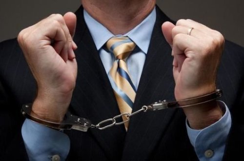 Azərbaycanda iki vəzifəli şəxs barəsində cinayət işi başlandı - RƏSMİ