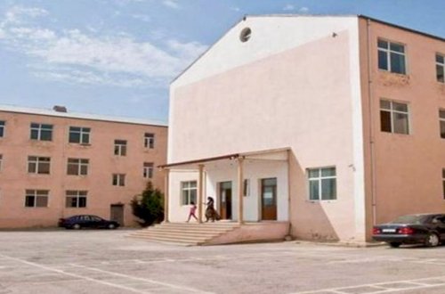 Bakıda 9-cu sinif şagirdi məktəbin üçüncü mərtəbəsindən yıxıldı