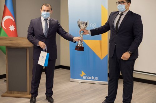 GƏNC SAHİBKARLAR MÜKAFATLANDIRILDI