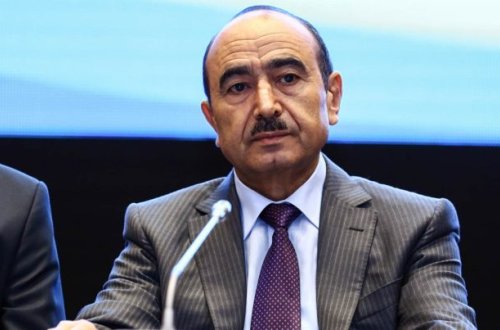 Əli Həsənov “jurnalistlər binası”ndan Macarıstan vətəndaşına ev verib – Nələr var, nələr…