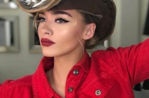 Məşhur aktrisa küçəyə alt paltarsız çıxdı - FOTO