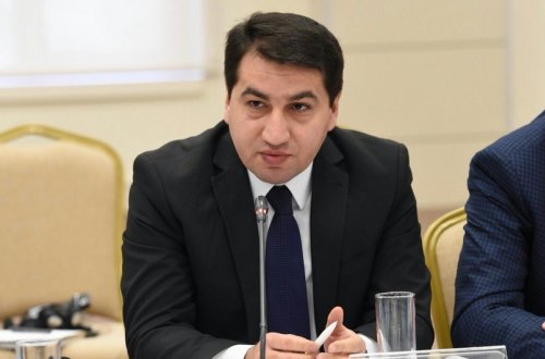 Hikmət Hacıyev Livan ermənilərinin Şuşaya köçürülməsinə münasibət bildirib