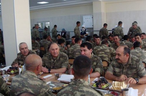 Prezidentin köməkçisi ön cəbhədə – Fotolar