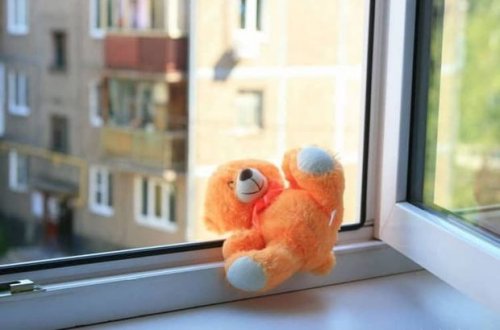 Sumqayıtda azyaşlı 4-cü mərtəbədən yıxılıb