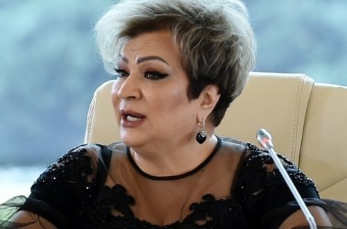 Afaq Bəşirqızının oğlu direktor xanımından boşanır