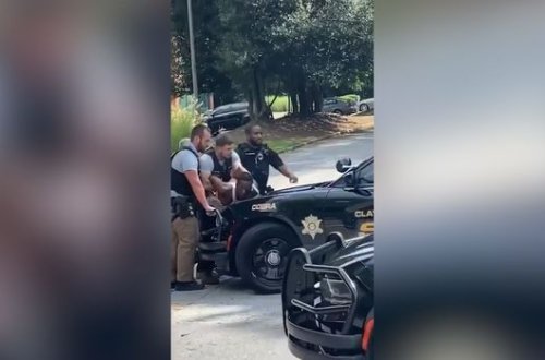 ABŞ-da növbəti qaradərili qalmaqalı: Yüksək rütbəli polis işdən qovuldu - VİDEO