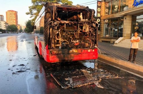 Paytaxtda avtobus yandı