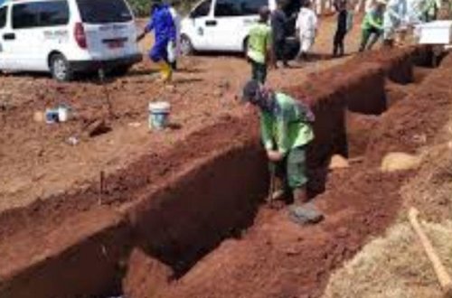 Maska taxmayanlara yeni cəza - Covid-19-dan ölənlərə qəbir qazırlar