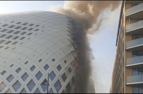 В Бейруте потушили пожар в строящемся ТЦ - ВИДЕО