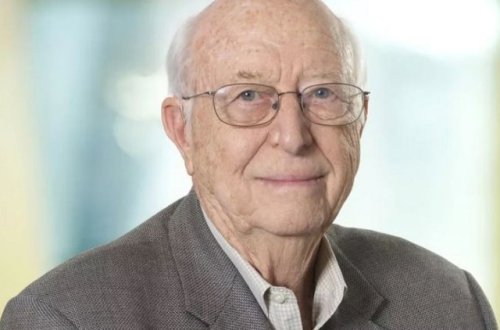 Bill Qeytsin atası vəfat etdi