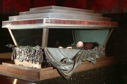 Американский художник хочет выкупить тело Ленина