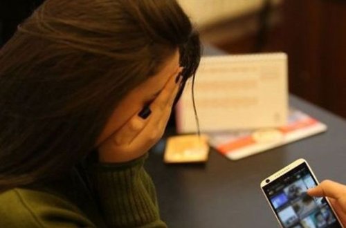 Azərbaycanda qızı video və şəkillərini yayacağı ilə hədələyən şəxs tutuldu