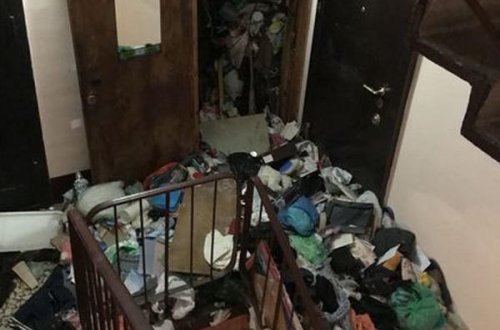 Yoxa çıxan qadını tapmaq üçün evinə gəldilər, qarşılaşdıqları mənzərədən şoka düşdülər - FOTO/VİDEO