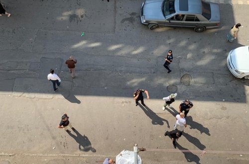 Bakıda dəhşətli hadisə: Qadın özünü 8-ci mərtəbədən atdı - VİDEO