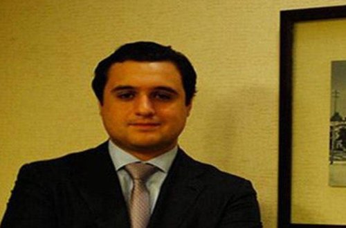 ABŞ kəşfiyyatı Eldar Mahmudovun oğluna Rusiyadan şübhəli pul köçürmələri aşkarladı