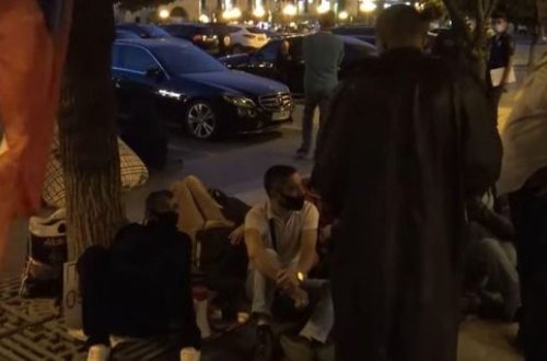 Ermənilər ölkəni tərk etmək üçün aclıq aksiyasına başladılar - FOTO/VİDEO