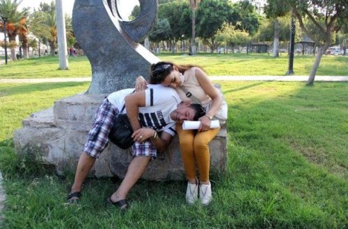 Parkda yuxuya getdilər, toy üçün yığdıqları pul oğurlandı - FOTO