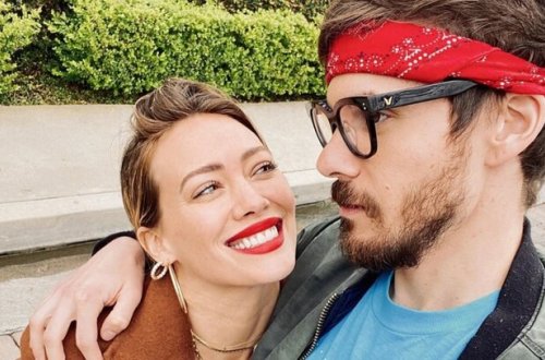 Bu məhşur ELƏ YERİNƏ DÖYMƏ ETDİRDİ Kİ...- FOTO