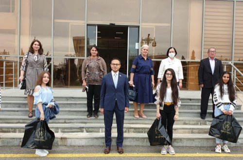 Millət vəkili yüksək bal toplamış tələbələrlə görüşdü - UCARDA