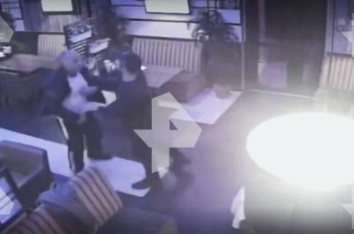 Rusiyada deputat kafedə müştərini döydü – VİDEO