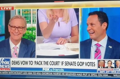 Operator aparıcının üzü əvəzinə sinəsini efirə verdi -VİDEO