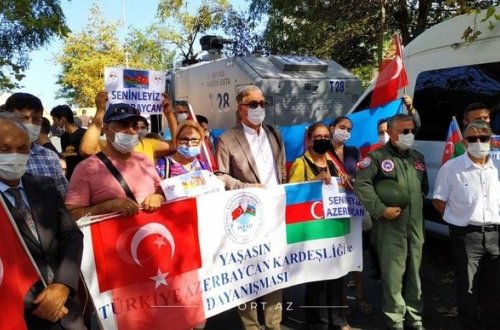 İstanbulda Azərbaycan Ordusuna dəstək aksiyası - FOTO