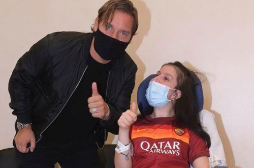 Komada olan yeniyetmə Tottinin səs yazısını dinləyərək həyata qayıdıb - FOTO