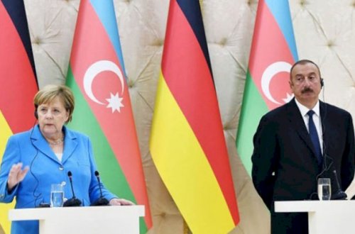 Angela Merkel Əliyevə zəng etdi: Qarabağdakı durum müzakirə olundu
