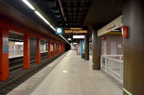 Almaniyada ictimai nəqliyyat işçiləri tətilə çıxdı: Metronun fəaliyyəti dayandı