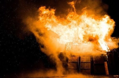 Yaşayış evində yanğın: Nəzarətsiz qalan üç uşaq öldü