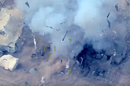 Düşmənin səhra idarəetmə məntəqəsi göyə sovruldu - VİDEO