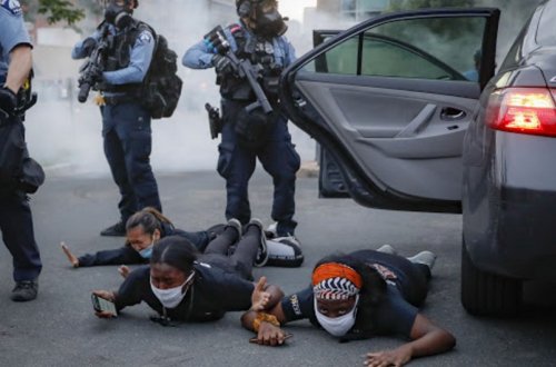 Qadınlar arasında dava düşdü, ölən və yaralılar var