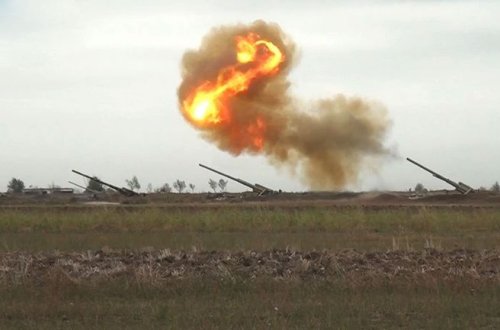 Son dəqiqə! Azərbaycan Ordusu erməni kazarmasına girdi - Video