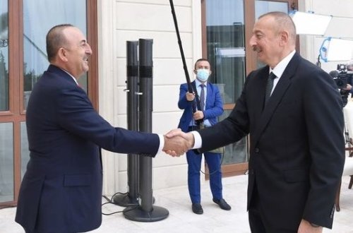 İlham Əliyev Türkiyənin Xarici İşlər nazirinin başçılıq etdiyi nümayəndə heyətini qəbul edib - FOTO