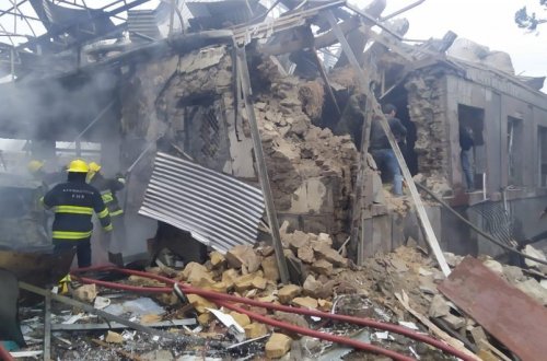 Gəncədə evə mərmi düşdü, 10 aylıq körpə yaralandı