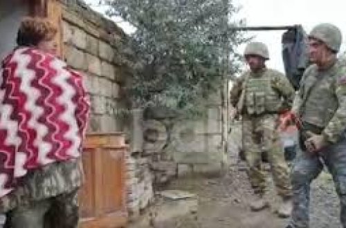 Erməni qadın Azərbaycan əsgərlərinə: “Evinizə xoş gəldiniz!” - VİDEO